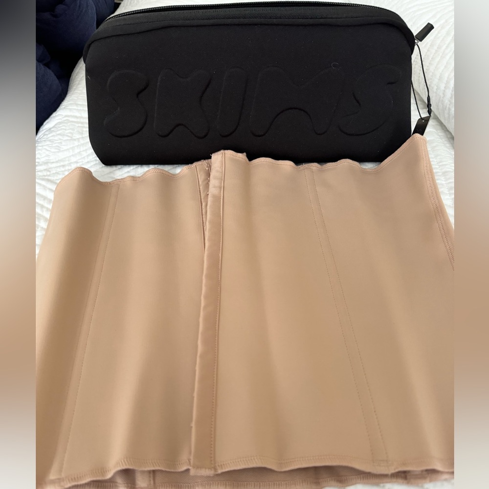 SKIMS 3X waist trainer, Clay . NWT